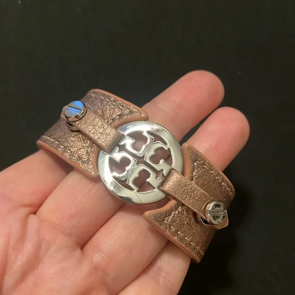Tory Burch bracelet ⭐️ - Picture 5 of 6